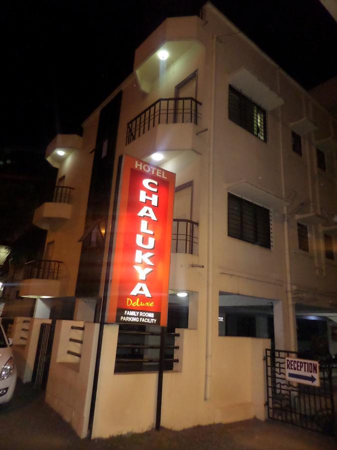 Chalukya Deluxe Hotel Kolhapur Exterior photo